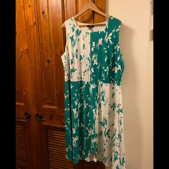 ALFANI green and white sleeveless floral dress - Picture 1 of 5